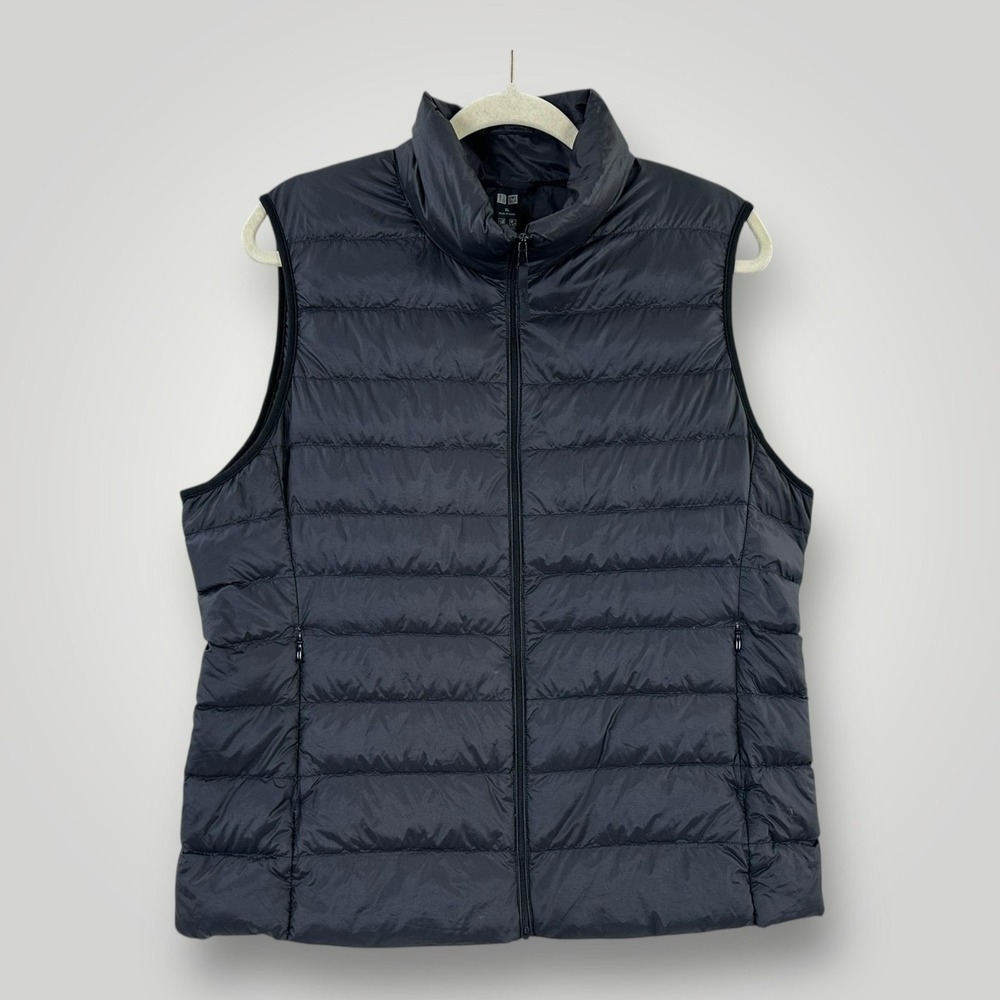 Uniqlo Vest Mens XL Navy Blue Down Puffer Lightweight Full Zip Water Repellent